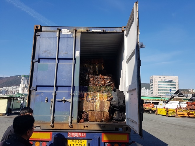 마약류 은닉 환적화물 컨테이너.(사진제공=부산본부세관)