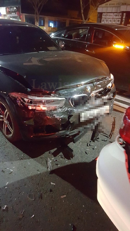 BMW음주차량이 쏘나타 차량을 충격.(사진제공=부산지방경찰청)