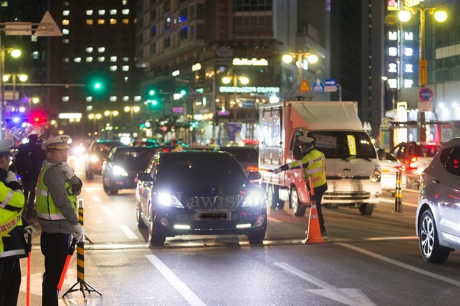 지난 11월 22일 해운대에서 실시한 음주운전 집중단속.(사진제공=부산지방경찰청)