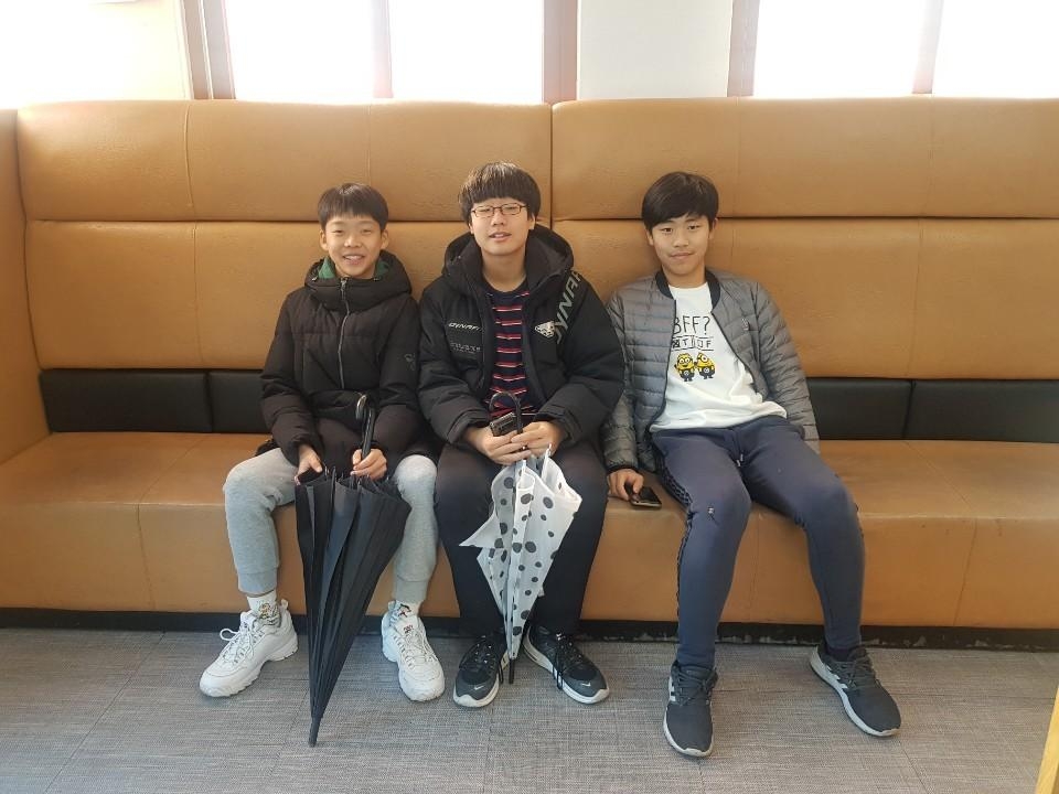 (사진왼쪽부터)김준우-전민서-김양현 학생.(사진제공 =부산지방경찰청)