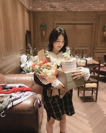 배우 신예은, 인스타그램 속 촬영 현장 공개