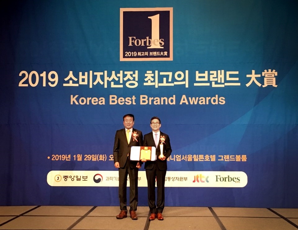 '2019 소비자선정 최고의 브랜드 대상'에서 리안 유모차와 조이 카시트 수상.(사진=에이원)