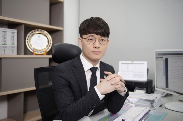 석률법률사무소 "상간남 · 상간녀 소송, 이혼전문변호사와 함께해야"