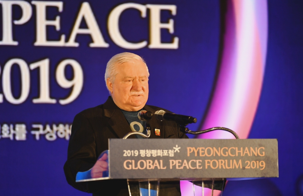 지난 9일 오후 평창 알펜시아 컨벤션센터에서 개최된 2019 평창평화포럼에서 1983년 노벨평화상 수상자인 레흐 바웬사(Lech Walesa) 전 폴란드 대통령이 특별연설을 하고 있다.(사진= 평창평화포럼)
