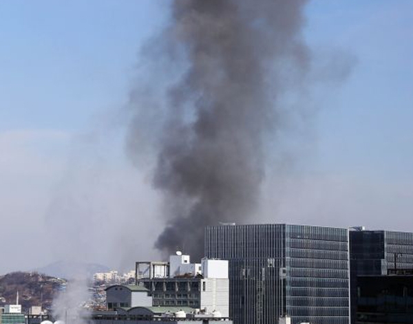 을지로 인근 화재가 발생해 또 다시 불안에 떨게 하고 있다 / NEWSIS