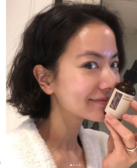 아키바 리에가 만족하는 장면 / 출처 : instagram