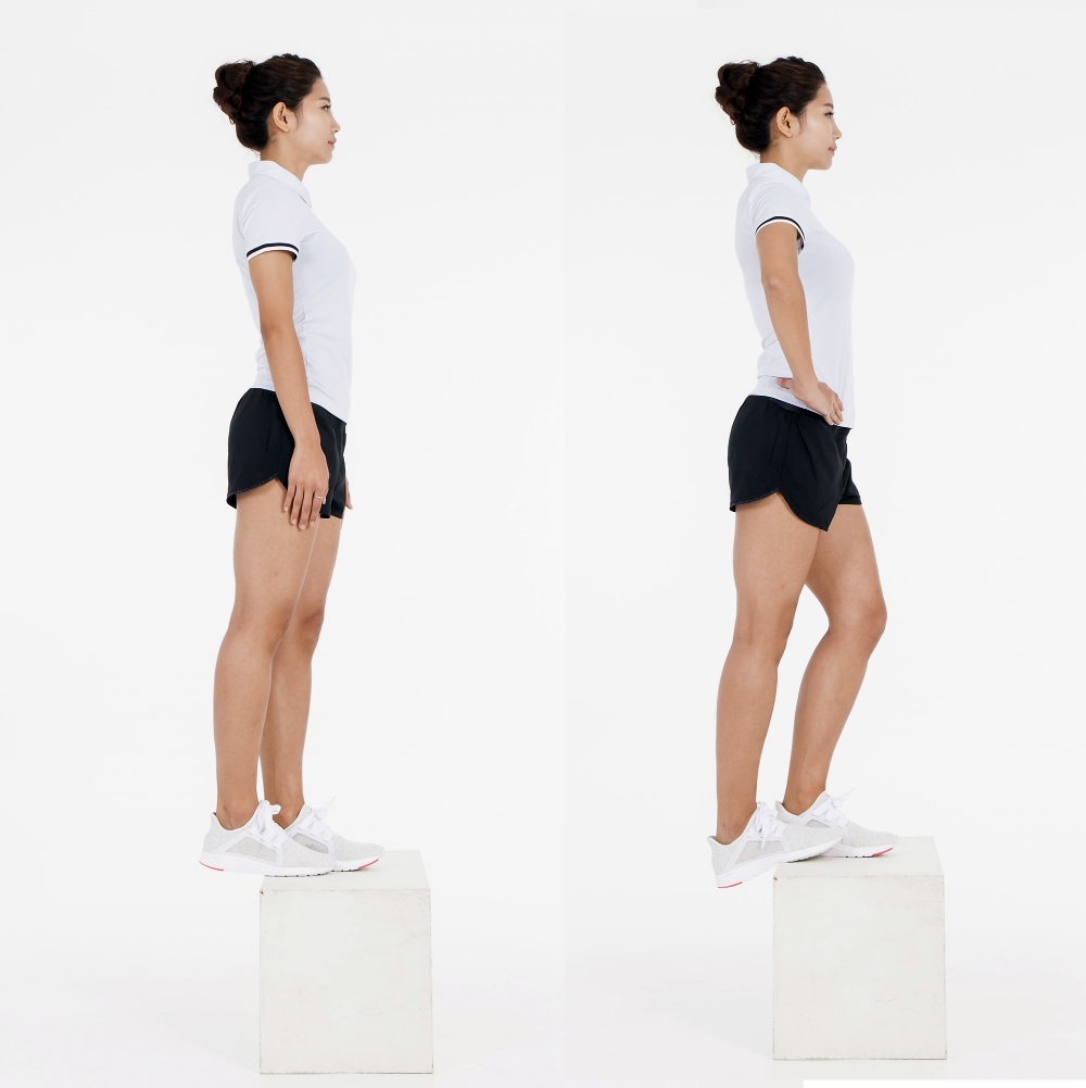 발목 꾹꾹 스트레칭 (사진=자생한방병원 제공)