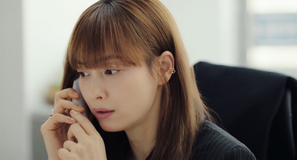 ‘귀걸이&귀찌로 드라마틱한 주얼리 스타일링’