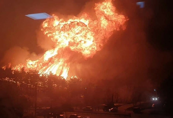 강원도 속초와 고성에서 발생한 산불은 지난 2007년 기름유출사고 이후 12년 만에 국가 재난선포까지 불러왔을 만큼 단일 피해로는 최대 규모에 달한다 / 출처 NEWSIS