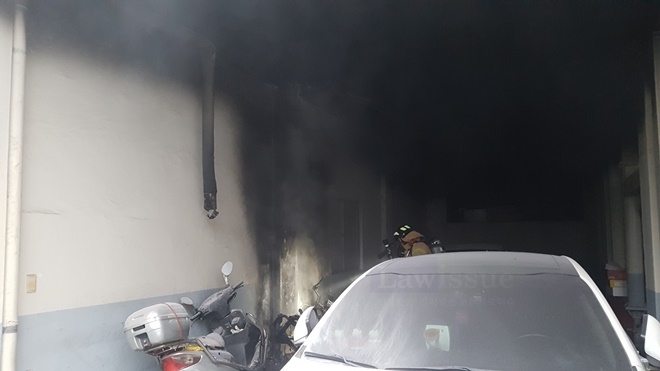 화재현장.(사진제공=부산중부소방서)