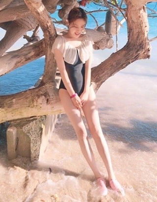 권다현의 길쭉길쭉한 다리라인 / 사진출처 : instagram