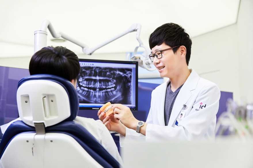 사진=아이디치과 이양구 원장