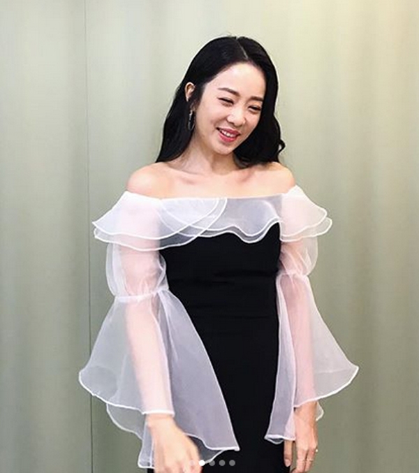 ‘박은영’ 아나운서가 단박에 시선을 잡는 하루다 / 출처 에스엔에스