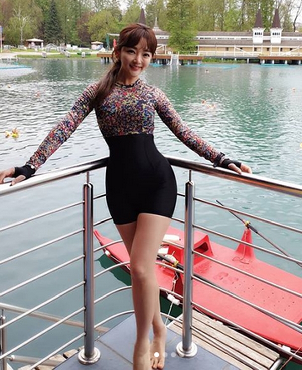 ‘윤송아’가 이날 집중적인 스포트라이트를 받고 있다 / 출처 에스엔에스