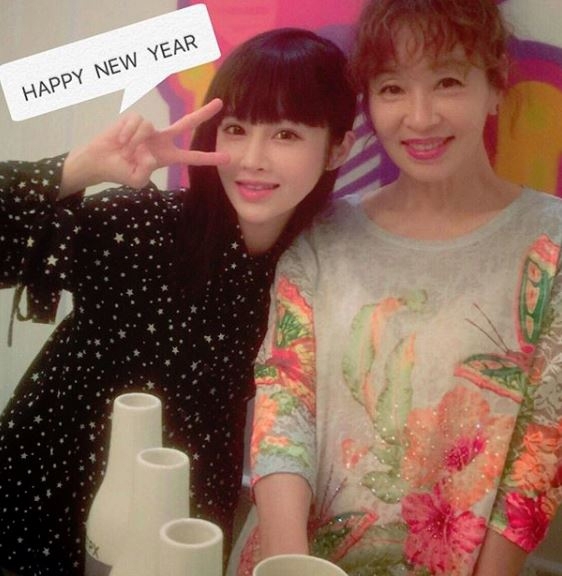 배우 이미영 나이 무색케하는 아름다운 모습 / 사진출처 : 에스엔에스