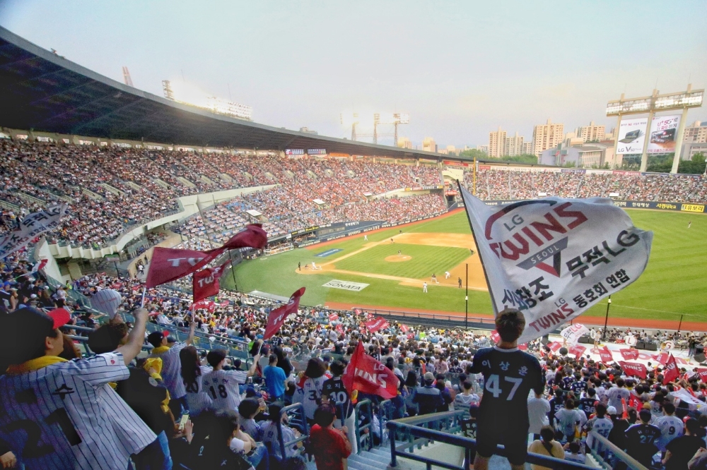 야구 마니아 고객 잡기 나선 현대홈쇼핑 ··· LG트윈스 홈경기 판매