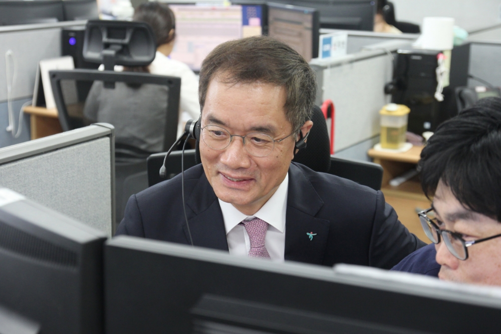하나생명 주재중 사장, 손님케어센터 일일상담사 체험