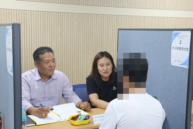 법무보호대상자가 채용면접에 임하고 있다.(사진제공=한국법무보호복지공단대전지부)