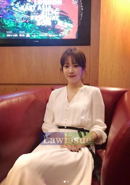 나이 거꾸로...한지민, 우윳빛 피부 속 청초미 '그저 부러울 뿐'