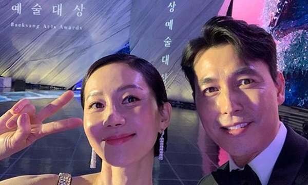 ‘정우성’ 나이가 세삼 궁금해지는 하루가 시작됐다 / 출처 에스엔에스