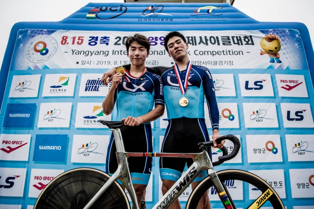 한국국토정보공사(LX, 사장 최창학) 사이클팀(감독 장윤호, 코치 장선재)이 다시금 국내 도로사이클의 최고봉임을 입증했다.(사진=한국국토정보공사)