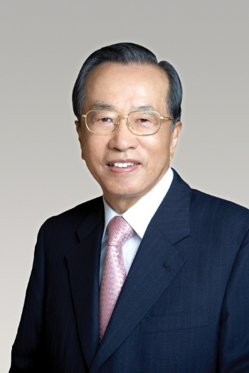 김재철 동원그룹 명예회장, 숙명여대 명예 교육학박사 학위 수여