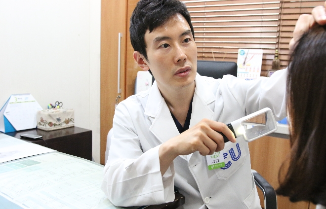 여름휴가 후 생긴 색소침착…기미, 주근깨, 흑자 없애는 법