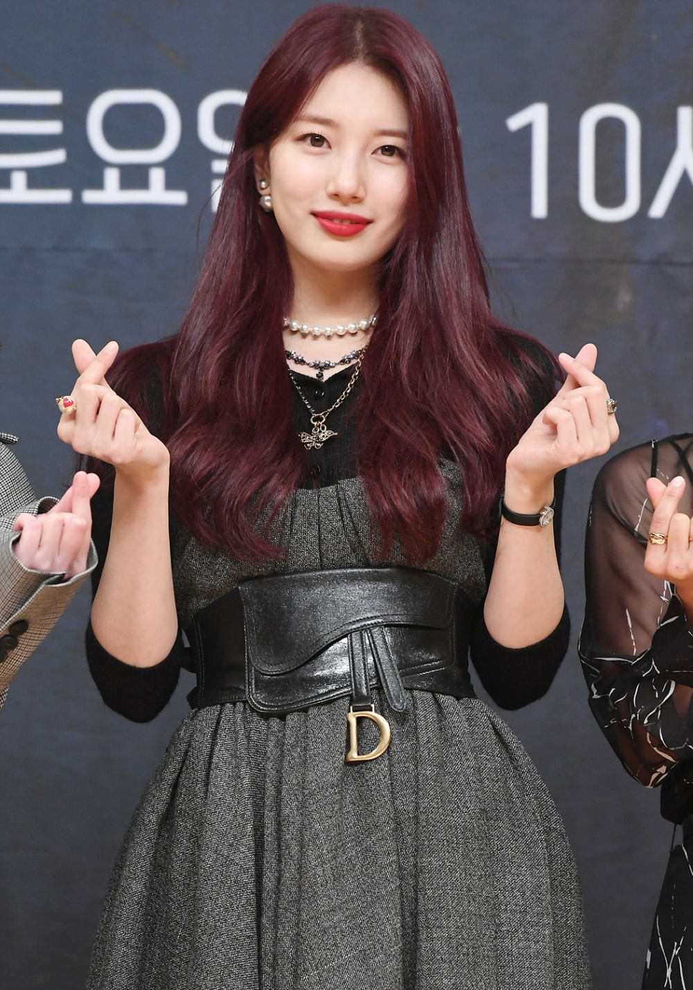 수지, 드라마 배가본드 제작발표회서 시선 강탈한 ‘러블리 메이크업’ 화제