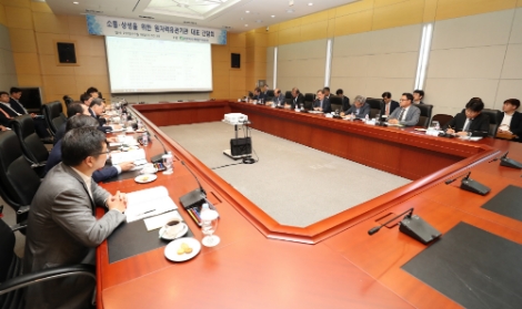 한수원은 18일 대전 컨벤션센터에서 소통과 상생을 위한 원자력 유관기관 대표 간담회를 개최했다. 사진=한수원