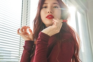 랑콤, 수지의 상반된 매력 돋보이는 메이크업 화보 선공개