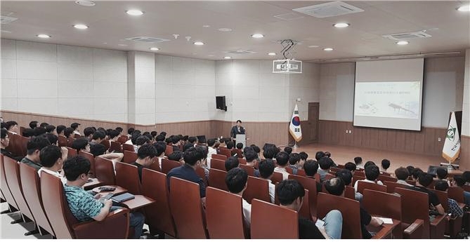 한국시설안전공단(이사장 박영수)은 지난 19일 ‘시설물안전법 관련 시설물통합정보관리시스템(FMS) 결과보고서 작성 설명회’를 공단 교육센터에서 실시하였다. (사진=한국시설안전공단)