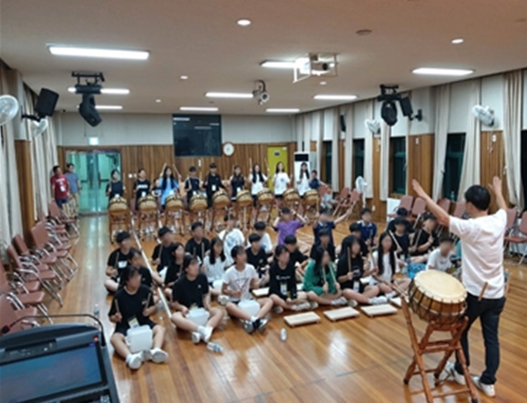 공동체활동 두드리한마당이 진행되고 있다.(사진제공=안산청소년꿈키움센터)