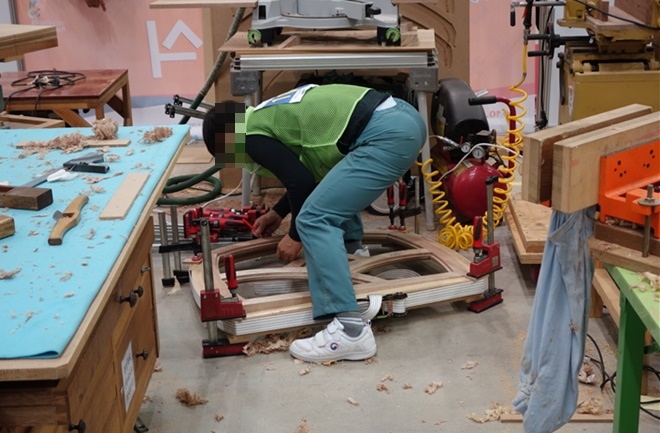 부산 벡스코에서 열린 전국기능대회에서 북한이탈주민 출신 수형자가 금메달을 획득.(사진제공=안동교도소)