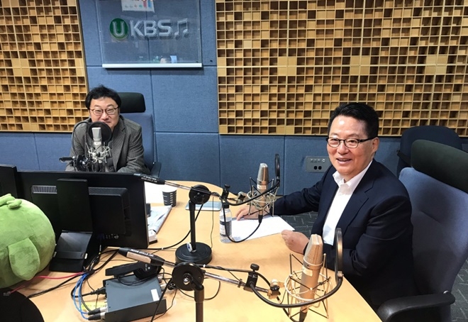 김경래의 최강시사, 정치의 품격에 출연하고 있는 박지원 전 대표.(사진제공=박지원의원실)