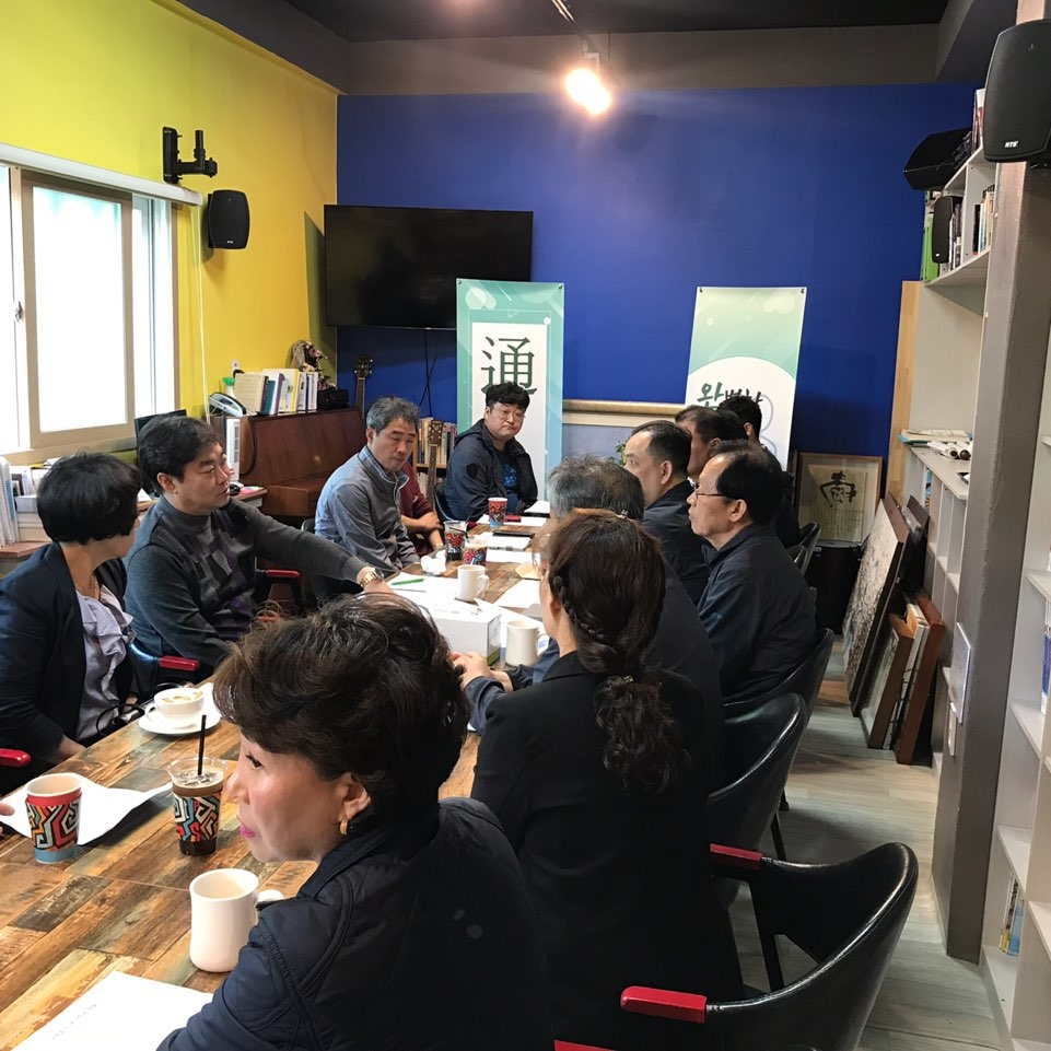 한국시설안전공단 박영수 이사장은 지난 22일 진주 본사에서 ‘완소장’(완벽한 소통의 기관장) 행사를 통해 공단 환경시설직 직원들과 대화의 시간을 가졌다.(사진=한국시설안전공단)