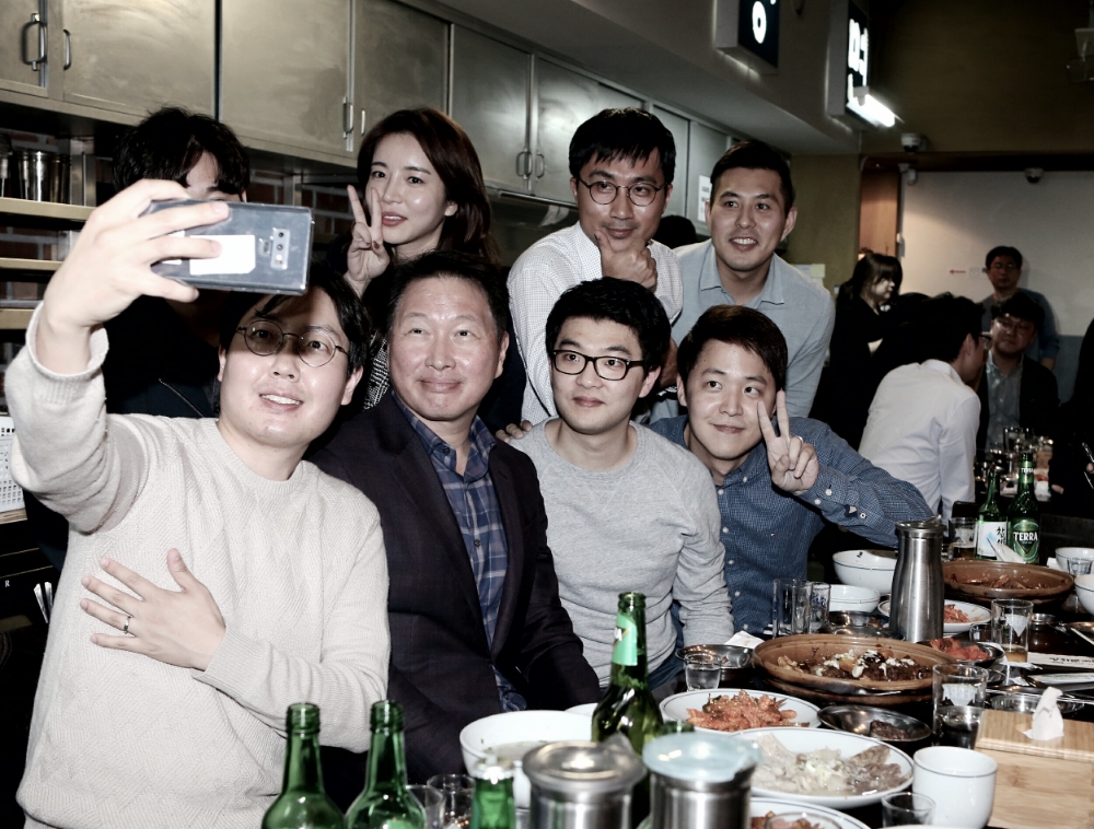 최태원 SK회장, 회사주변 식당서 격의없는 ‘번개 행복토크’