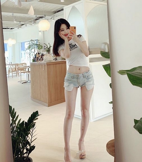 ‘김나정’ 아나운서가 이날 하루 이목을 사로 잡고 있다 / 출처 에스엔에스