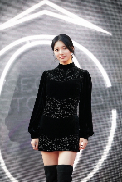 랑콤의 뮤즈 수지, 시선을 사로잡는 매혹적인 ‘가을 메이크업’ 화제