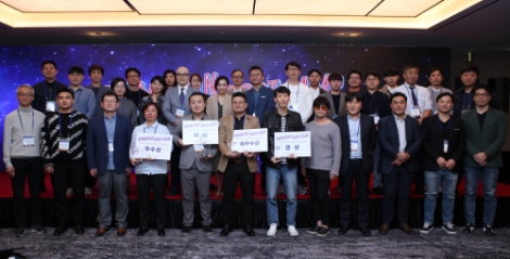 지난 31일 JW 메리어트 호텔 서울에서 열린 ‘2019 애니메이션 부트캠프 데모데이’에서 참석자들이 단체사진을 찍고 있다. 사진=콘진원