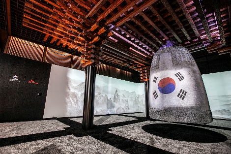 SK텔레콤이 ‘2019 한 · 아세안 특별정상회의’에서선보인 5G · AI 기반 미디어아트 '선향정(善響亭)'의 모습. 사진=SK텔레콤