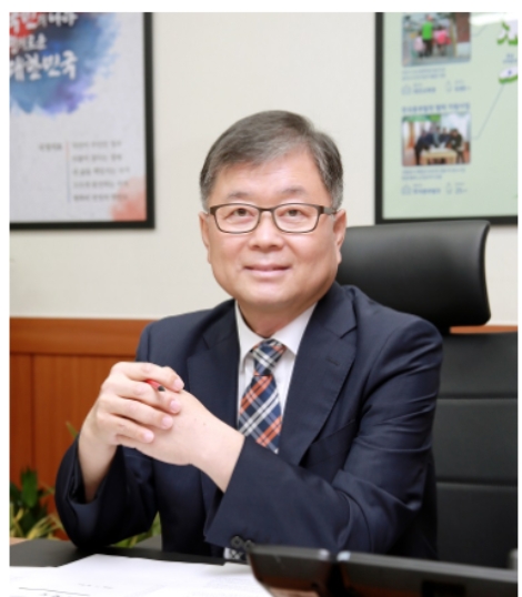 한국노인인력개발원 강익구 원장. 사진=홈페이지 캡처