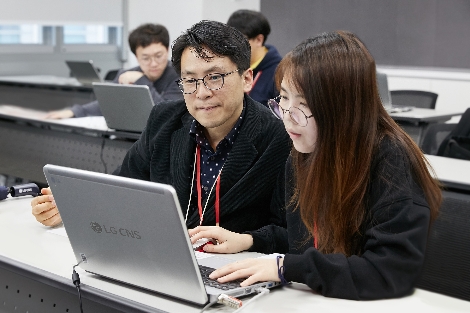코드몬스터 대회에 참가한 LG CNS 직원들. 사진=LG CNS