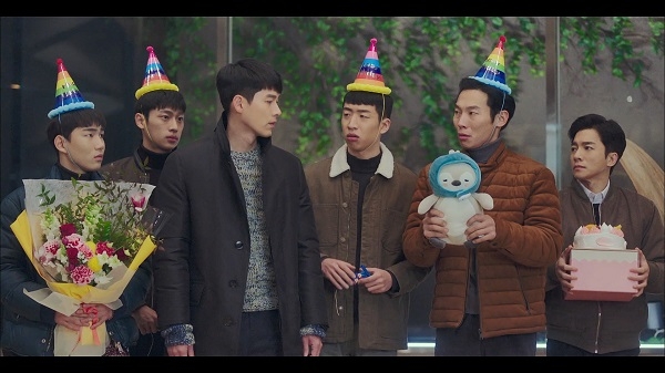 최고시청률 경신 tvN 드라마 '사랑의 불시착' 속 버터샵 윤세리 인형