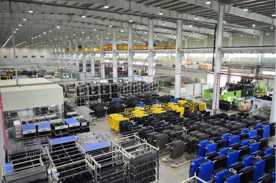 KBI동국실업 신아산공장에서 고객사에 전달될 제품들이 생산되고 있다. (사진=KBI동국실업)