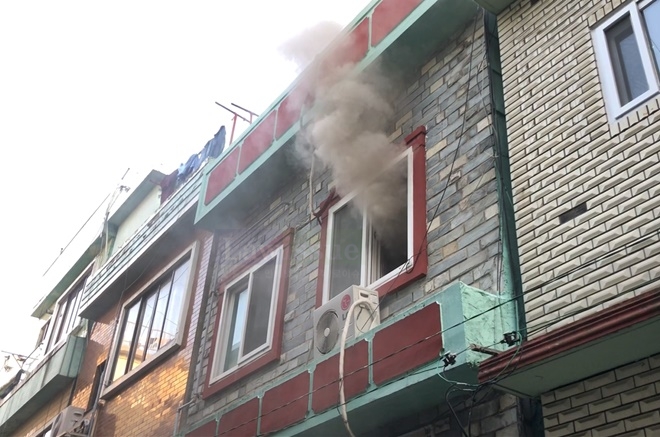 주택 2층 화재현장.(사진제공=부산소방본부)