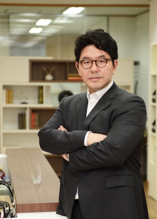 성추행변호사 “강제추행의 법적 요건, 일반인의 기준으로 생각해선 안 돼”