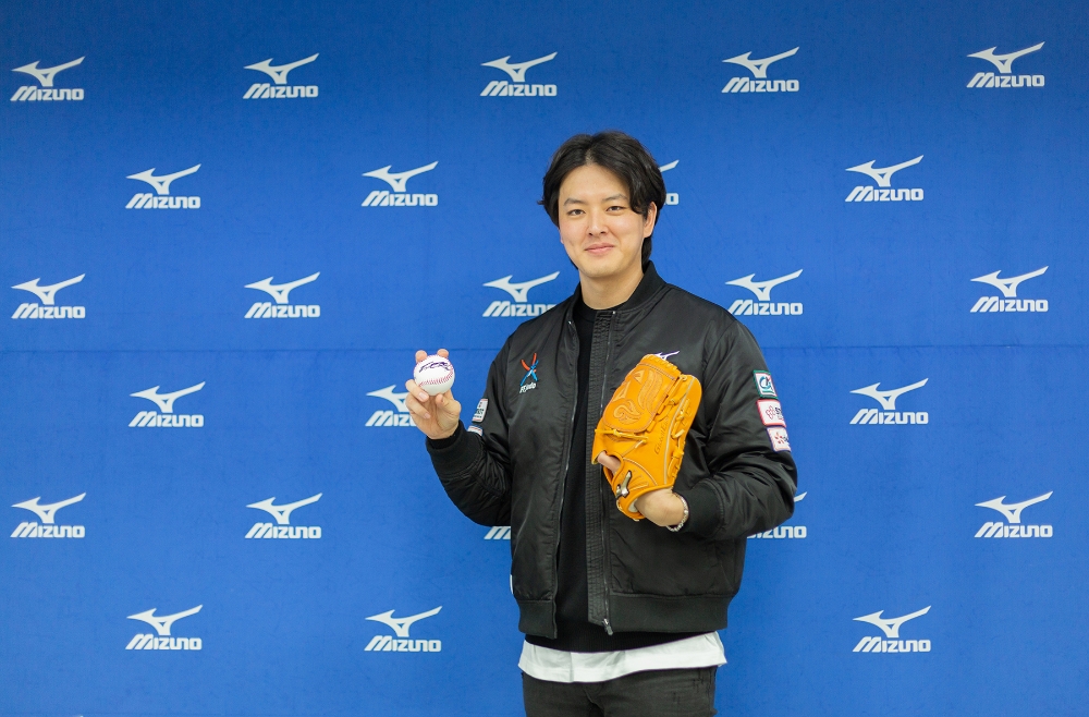 한국미즈노, ‘롯데 자이언츠’ 김원중 후원 계약
