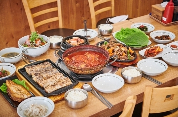 제주도 성산일출봉 맛집 ‘기똥차네’ 제주 전통 방식의 갈치조림 선봬