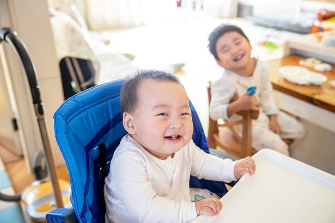 제14회 아름다운행복 당선작 「내사랑 동동이들」.(사진제공=홀트아동복지회)