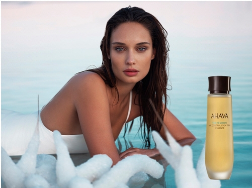 수분에센스로 피부 열감은 잠재우고, 수분은 채워보자